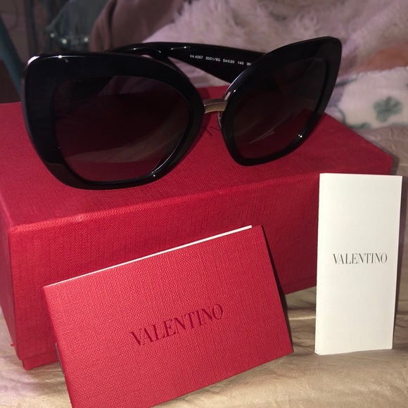 VALENTINO CAT EYE SUNGLASSES BRAND NEW - Picture 2 of 8